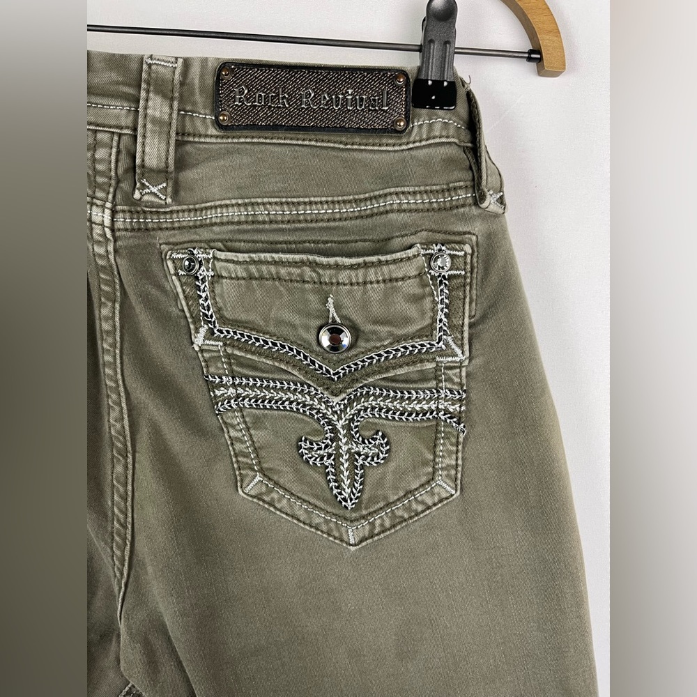 Woman’s Rock Revival Straight Jeans Size: 32